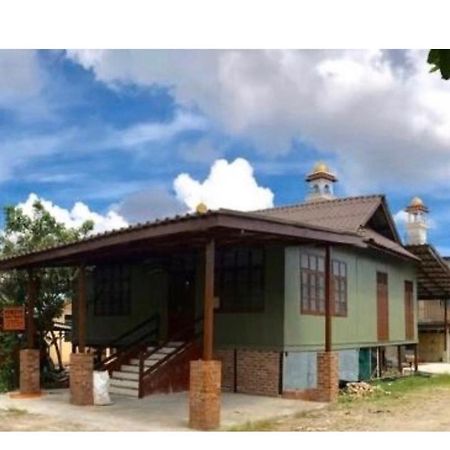 Sarah Guesthouse Kuala Terengganu Bagian luar foto