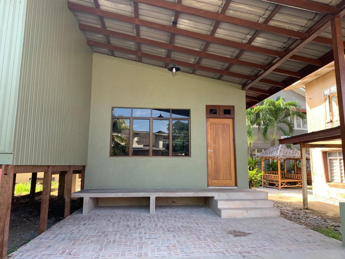 Sarah Guesthouse Kuala Terengganu Bagian luar foto